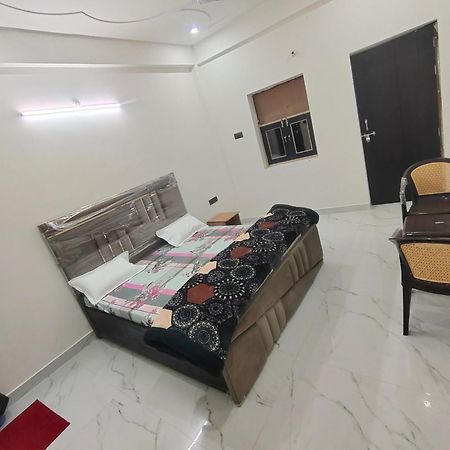 Bhavana Bhawan Hotel Vrindavan Bagian luar foto