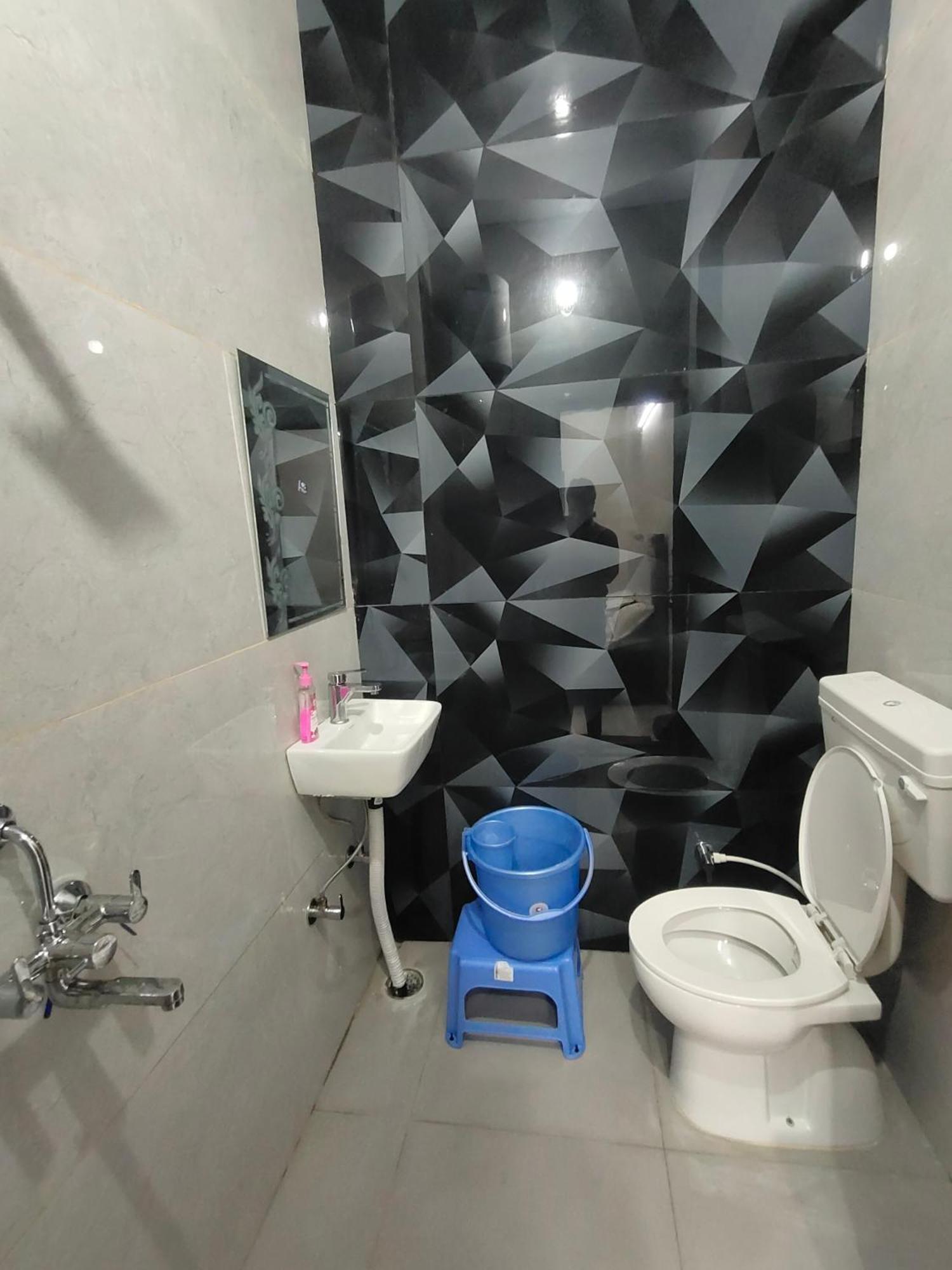 Bhavana Bhawan Hotel Vrindavan Bagian luar foto